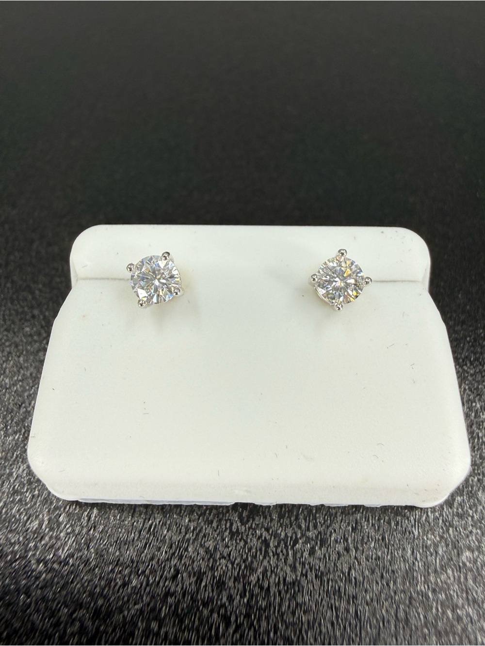 S925 Silver Moissanite Stud Earrings 4mm 0.50cttw
